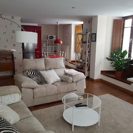 Apartamento Cine Colon 里瓦德奥 外观 照片
