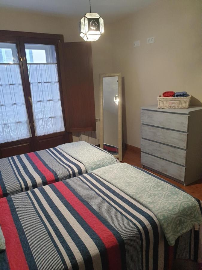 Apartamento Cine Colon 里瓦德奥 外观 照片