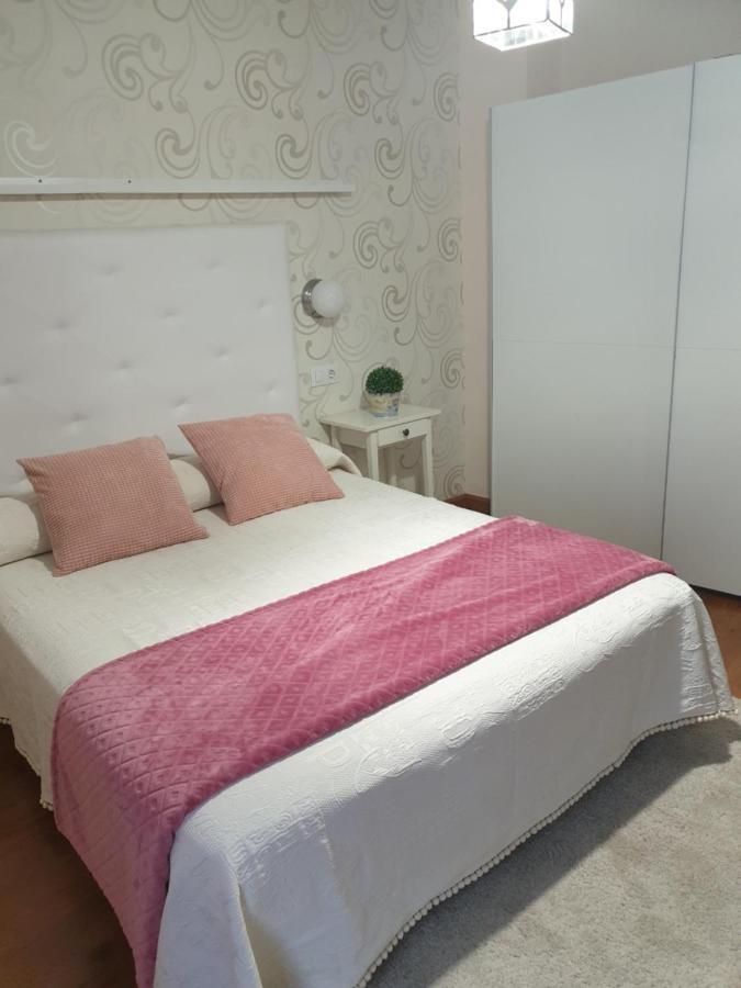 Apartamento Cine Colon 里瓦德奥 外观 照片