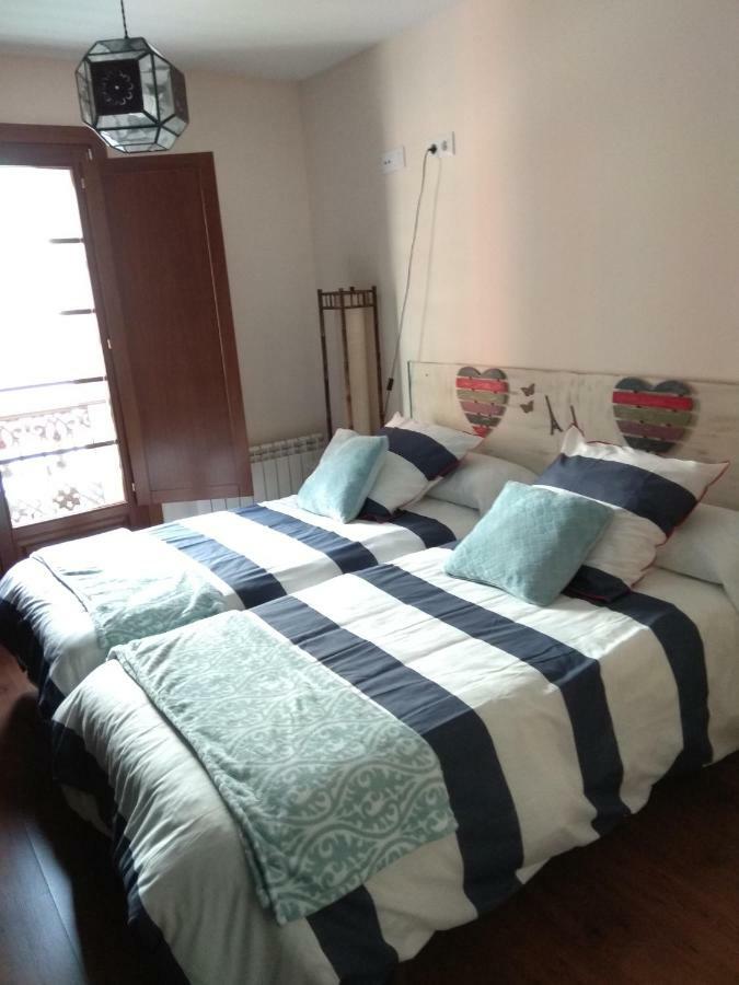 Apartamento Cine Colon 里瓦德奥 外观 照片