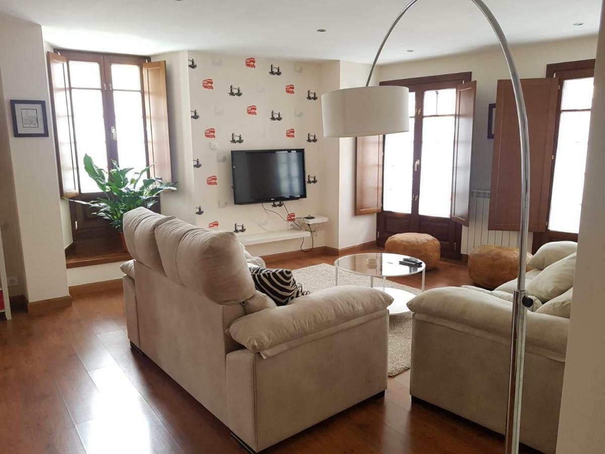 Apartamento Cine Colon 里瓦德奥 外观 照片